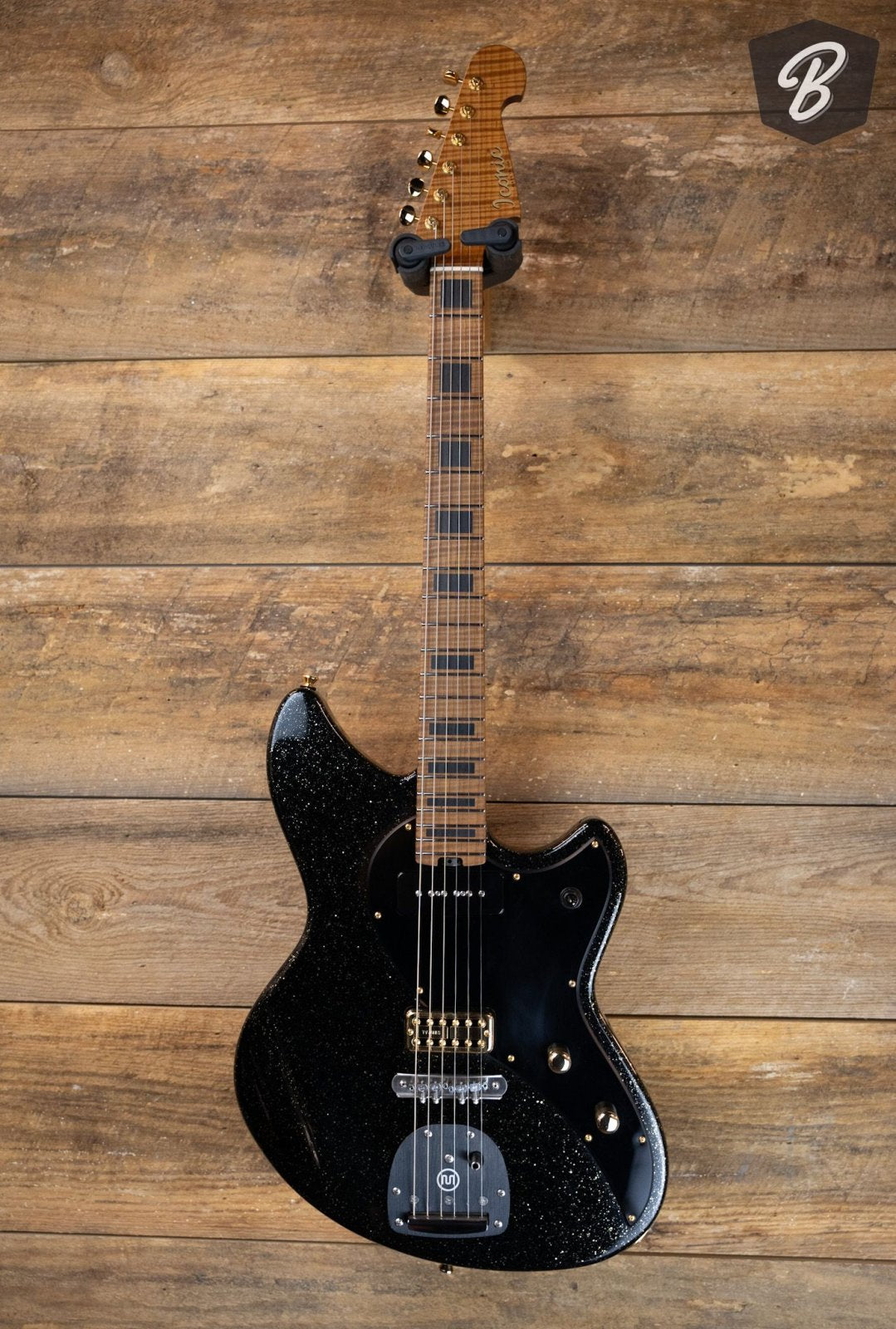 Iconic Guitars Carlsbad Guitar in Black Gloss/Gold Flake