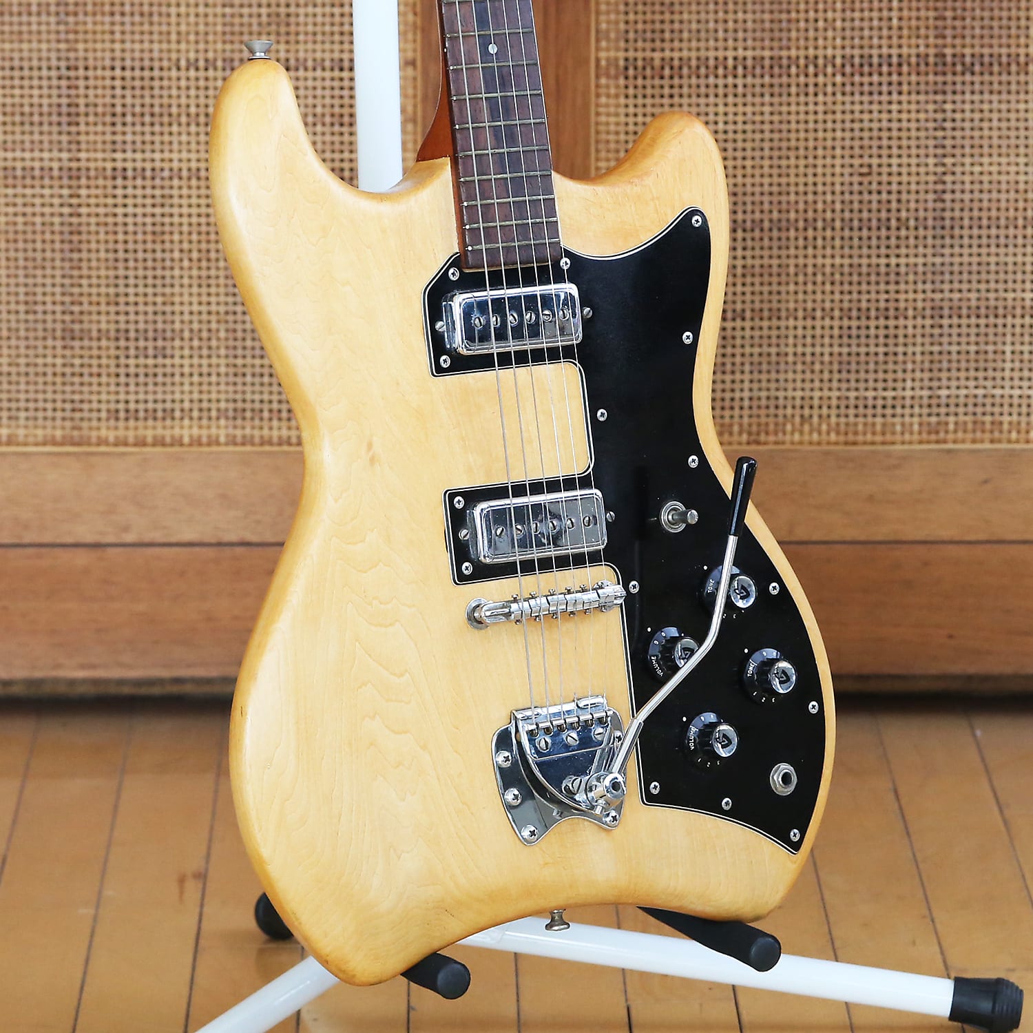 Guild Polara S-100 – Guitar Gavel