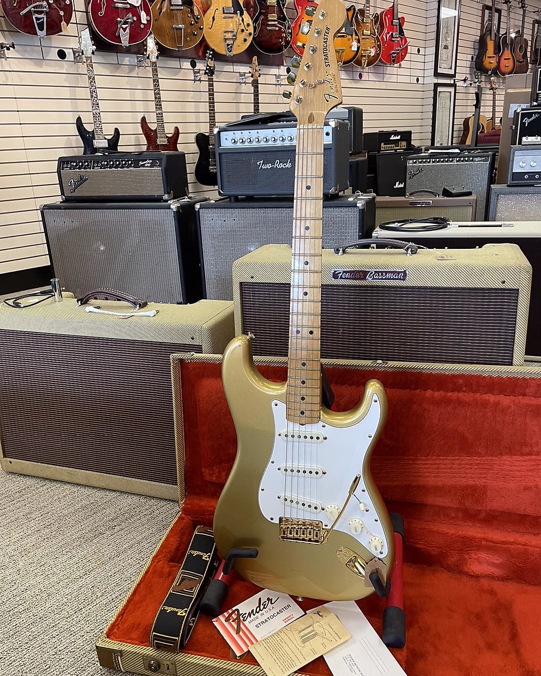 Fender "Dan Smith" Stratocaster with Maple Fretboard 1981 - Aztec Gold - Very Good Condition