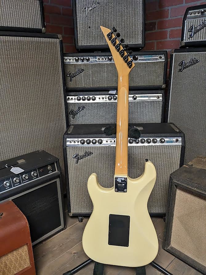 Charvel Model 3 - Creme - Used Good Condition