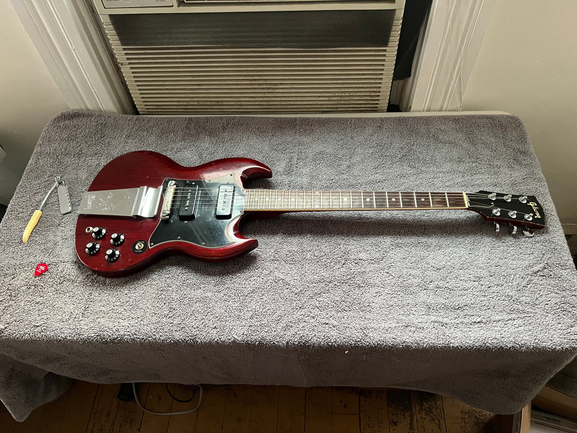 1969 Gibson SG Special – Guitar Gavel